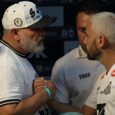 Gabigol é alvo de ameaça durante conferência de apresentação no Santos