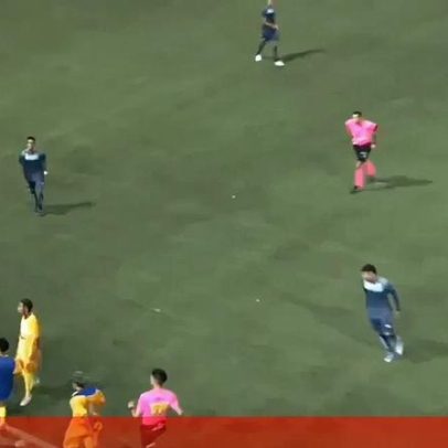 Jovem expulso na Copinha após lançar bola na cabeça do treinador adversário