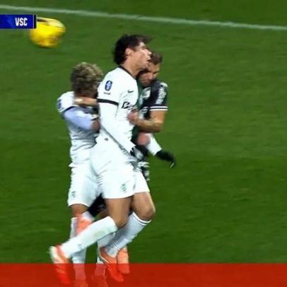 Quaresma sai de campo em maca após choque; protestos sobre penálti do Vitória