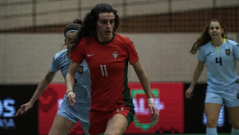 Carolina Pedreira foi eleita a melhor jogadora jovem de futsal do mundo
