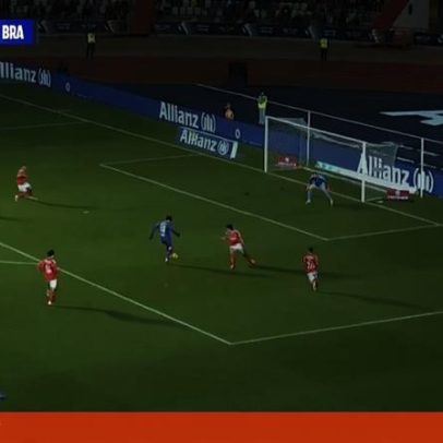 Golo inaugural no Benfica-Sp. Braga após falha de Araújo e Víctor