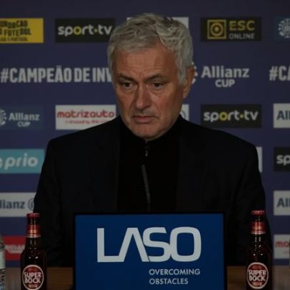 Mourinho critica desempenho dos jogadores do Benfica na primeira parte