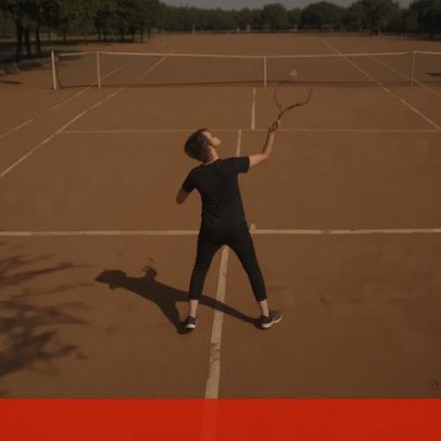 Jogadora amadora recebe wildcard e disputa torneio profissional sem saber servir