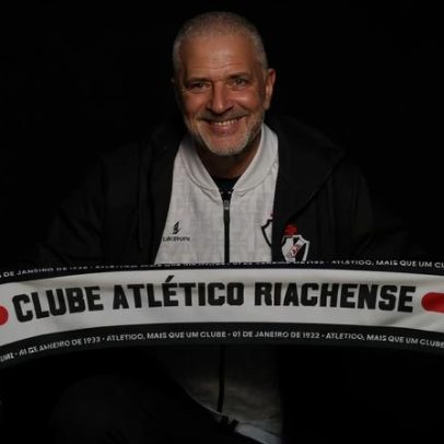 Kenedy faz volta por cima com empregos incomuns para ex-jogador