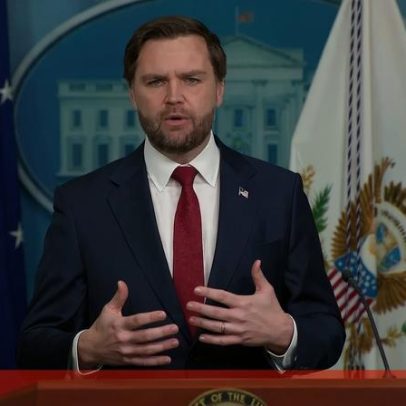 JD Vance critica atuação sobre jovem mãe que avançou com o carro contra ICE