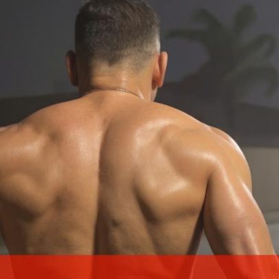 Campeão do UFC corre durante temporal após terminar namoro de 9 dias