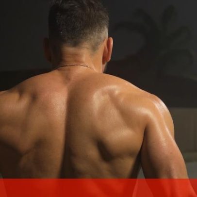 Campeão do UFC corre durante temporal após terminar namoro de 9 dias