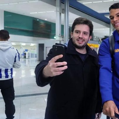 Thiago Silva e Farioli chegam à Invicta com a filha na chegada do FC Porto