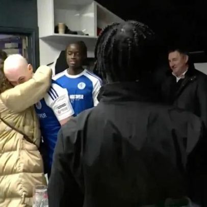 Pais de jovem falecido em acidente celebram feito histórico do Macclesfield