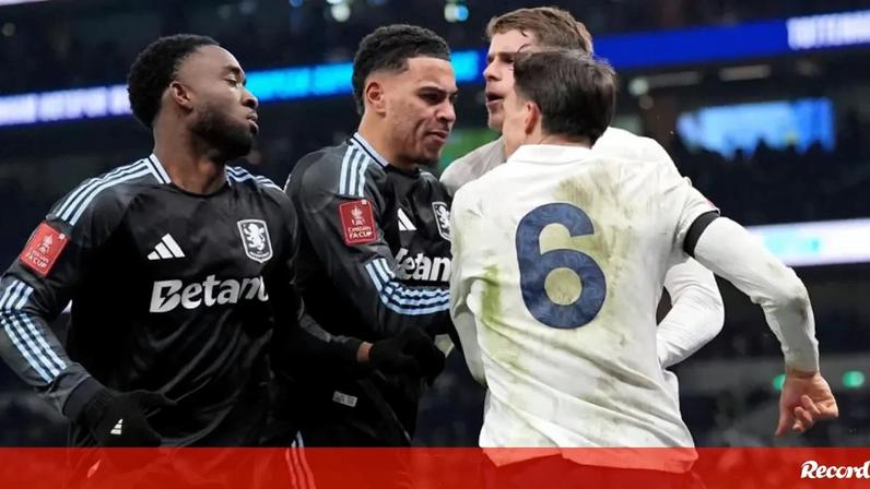 Momentos de tensão: João Palhinha envolvido em confusão no final do Tottenham-Aston Villa