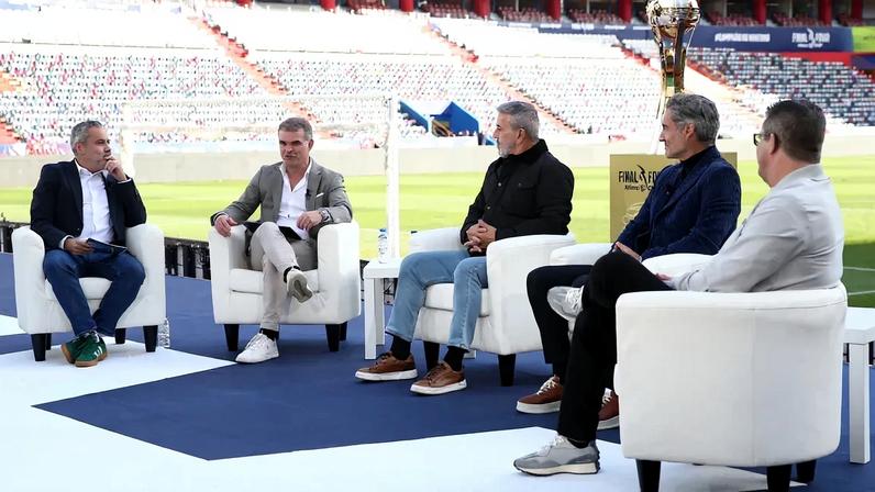 Diamantino, Vítor Baía e Fernando Mendes integraram o painel principal da 6.ª edição do Record Talks, em Leiria, no âmbito da Allianz Cup.