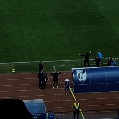 Nélson Oliveira afirma respeito ao Benfica e celebra título pelo Vitória