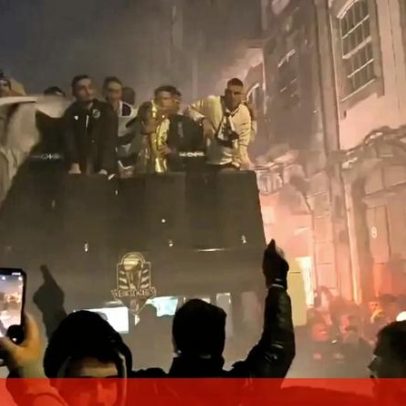 Vitória chega a Guimarães, adeptos celebram nas ruas