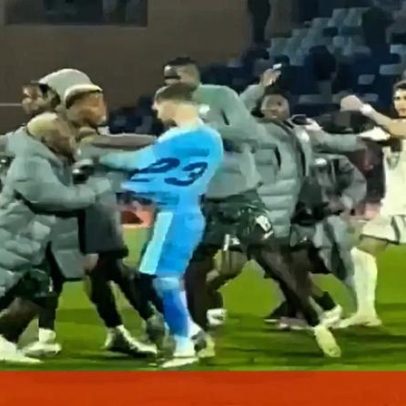 Nigéria-Argélia encerra com agressões no relvado; filho de Zidane no centro da confusão