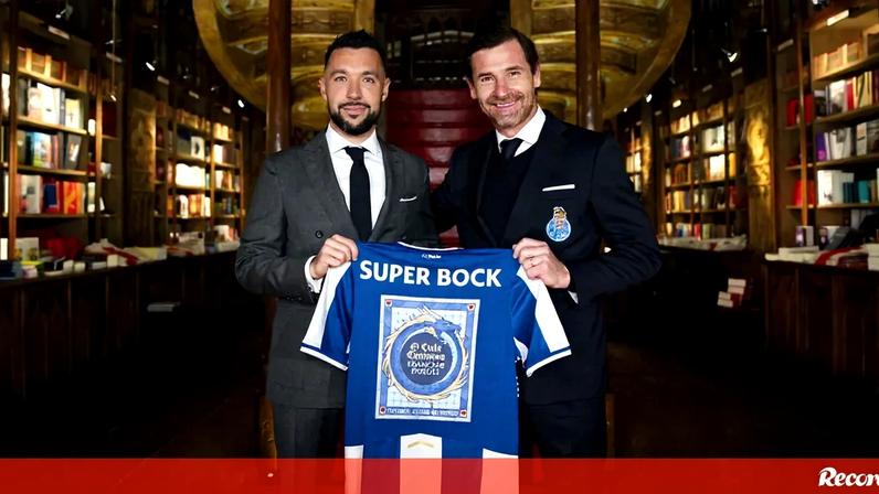 Farioli mostra-se nas primeiras imagens após renovar com o FC Porto