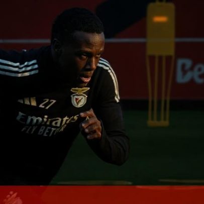 Bruma faz sprints, Trubin com o pé esquerdo e Mourinho aplaude o Benfica