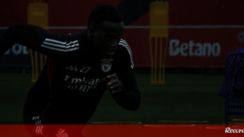Benfica treina para Taça com sprints de Bruma e pé esquerdo de Trubin