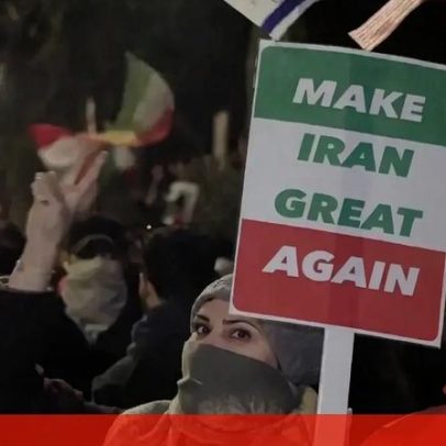 Protestos contra o governo iraniano diante da embaixada em Londres
