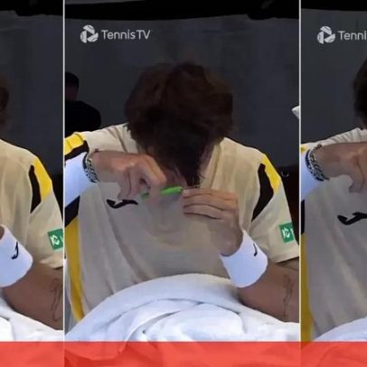 Tenista corta o próprio cabelo com tesoura durante jogo em Auckland