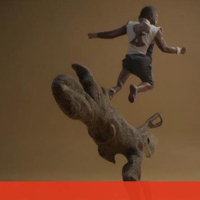 Queda no Dakar deixa piloto espanhol com fratura no pé após voo incrível