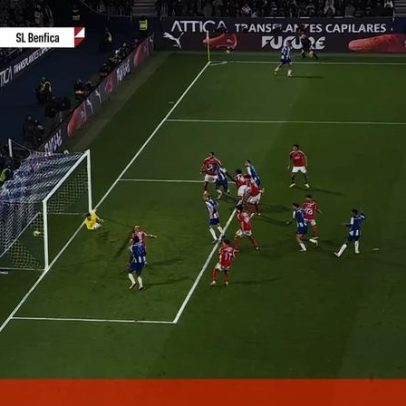 Golo de Bednarek coloca o FC Porto a vencer o Benfica