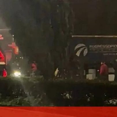 Dezenas de adeptos protestam junto ao autocarro do Sp. Braga