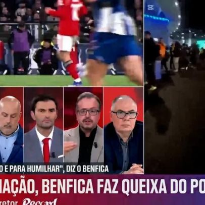 Vítor Pinto e adeptos do Benfica descalços após incidente no FC Porto-Benfica