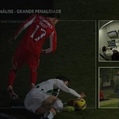 Árbitro consulta imagens e reverte penálti do Benfica: não houve infração