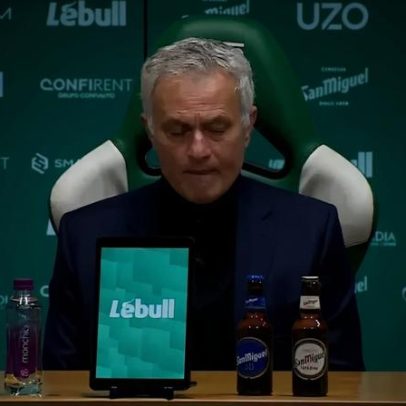 Mourinho admite não perceber táticas nem dinâmicas, em tom irónico