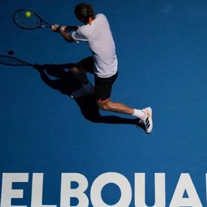 Zverev avança à segunda ronda do Open da Austrália após perder um set