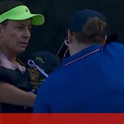 Apanha-bolas desmaia durante jogo no Open da Austrália