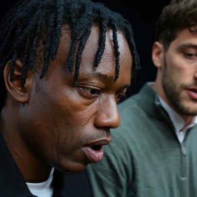 Faye chega a Lisboa para reforçar o Sporting e já fala com Rui Borges