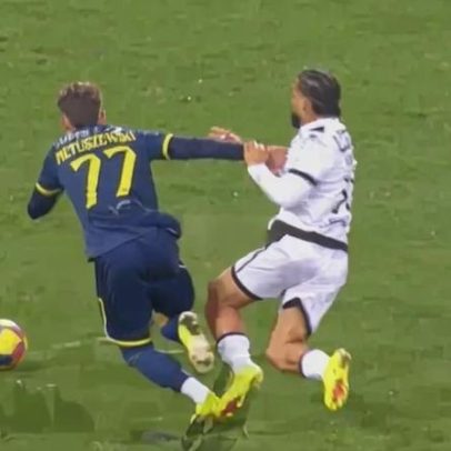 Falta para penálti revista pelo VAR garante vitória do FC Porto em Guimarães