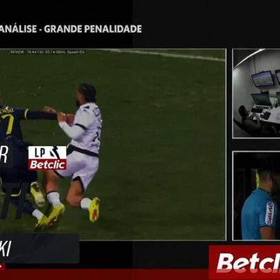 Penálti discutido revisto no VAR decide vitória do FC Porto em Guimarães