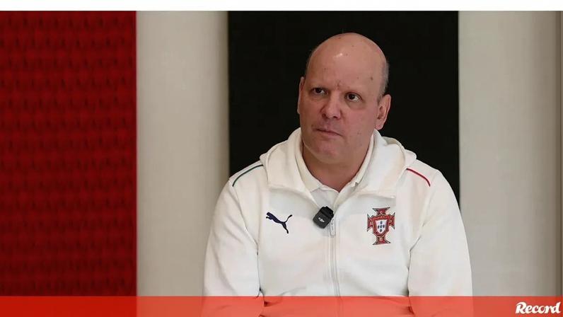 Selecionador de futsal em entrevista a Record
