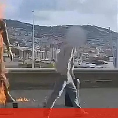 Homem incendeia estátua de Cristiano Ronaldo no Funchal