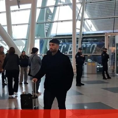 Sorrisos de Farioli e caça a autógrafos na viagem do FC Porto à República Checa