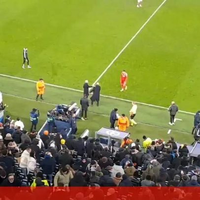 Adeptos da Juventus gritam Mourinho após vitória sobre o Benfica