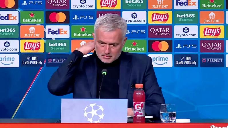 Conferência de José Mourinho em direto