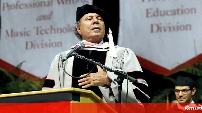 Julio Iglesias partilha mensagens das ex-empregadas para negar acusações