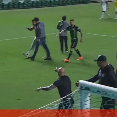 Sampaoli chamado de 'baixinho' e treinador argentino quase confronto
