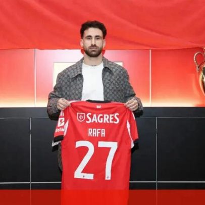 Rafa Silva regressa ao Benfica ao lado de Rui Costa e com o 27