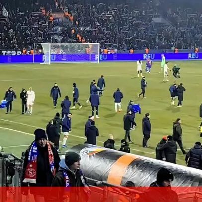 Lágrimas de Samu e Farioli confronta o quarto árbitro no final de Plzen-Porto