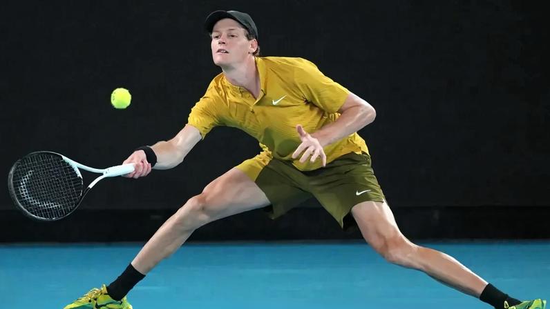Jannik Sinner em ação no Open da Austrália