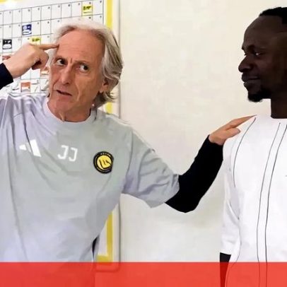 Mané é recebido como herói no Al Nassr após parabéns de Jorge Jesus