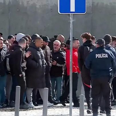 Ultras entram no Benfica Campus; reação dos jogadores após conversa com Mourinho