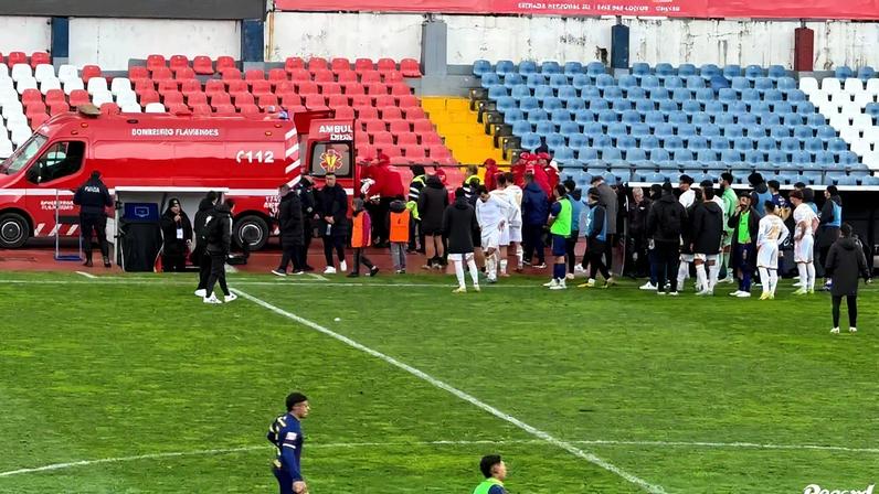 Treinador do Lourosa transportado para o hospital após sentir-se mal no final do jogo com o Chaves