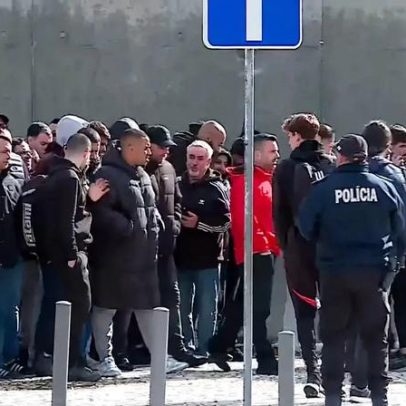 200 ultras deixam o centro de estágios do Benfica