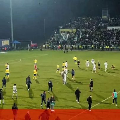 Empurrões e tensão marcam o final do Arouca-Sporting