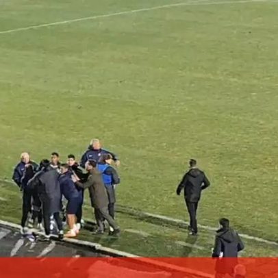 Matheus Reis revoltado após expulsão no Arouca-Sporting